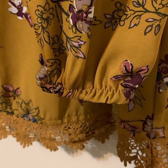 Size Small Long Sleeve Lightweight Top by JOLT - Picture 8 of 16